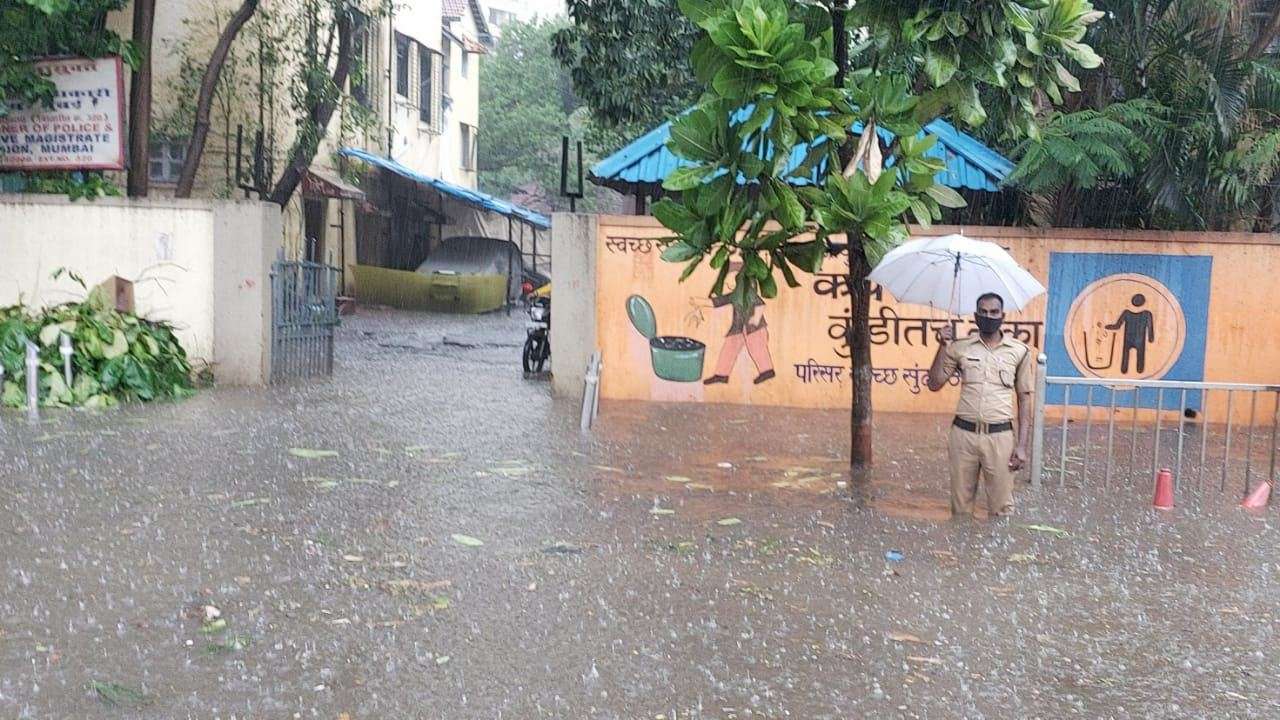 Rain lashes several parts of Mumbai