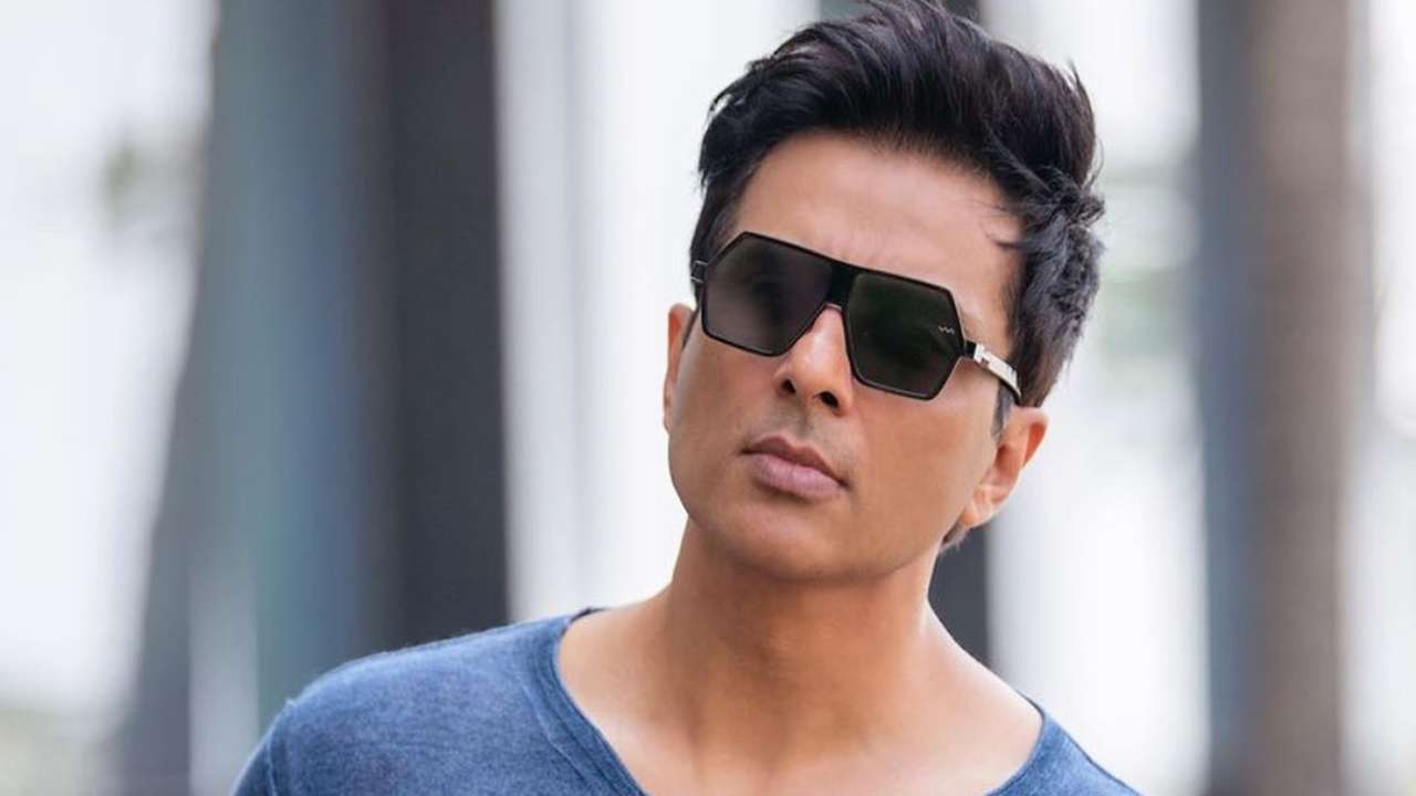 Sonu Sood says sorry and it is too adorable!