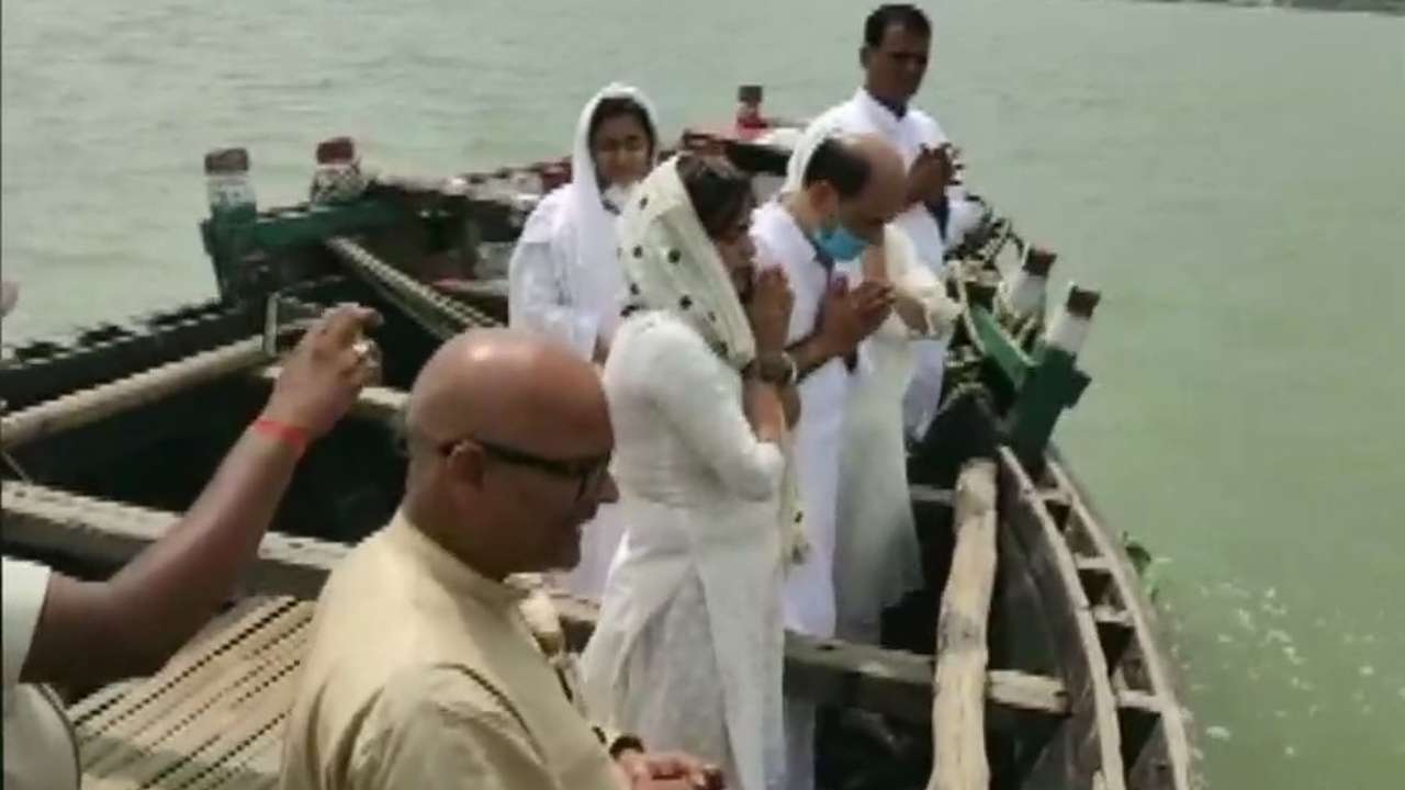 Sushant Singh Rajput's family immerses his ashes in river Ganga