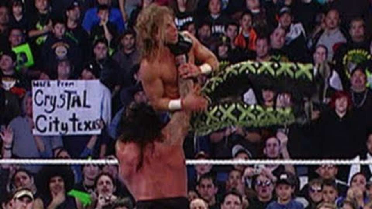 Undertaker wins his first Royal Rumble – Royal Rumble 2007