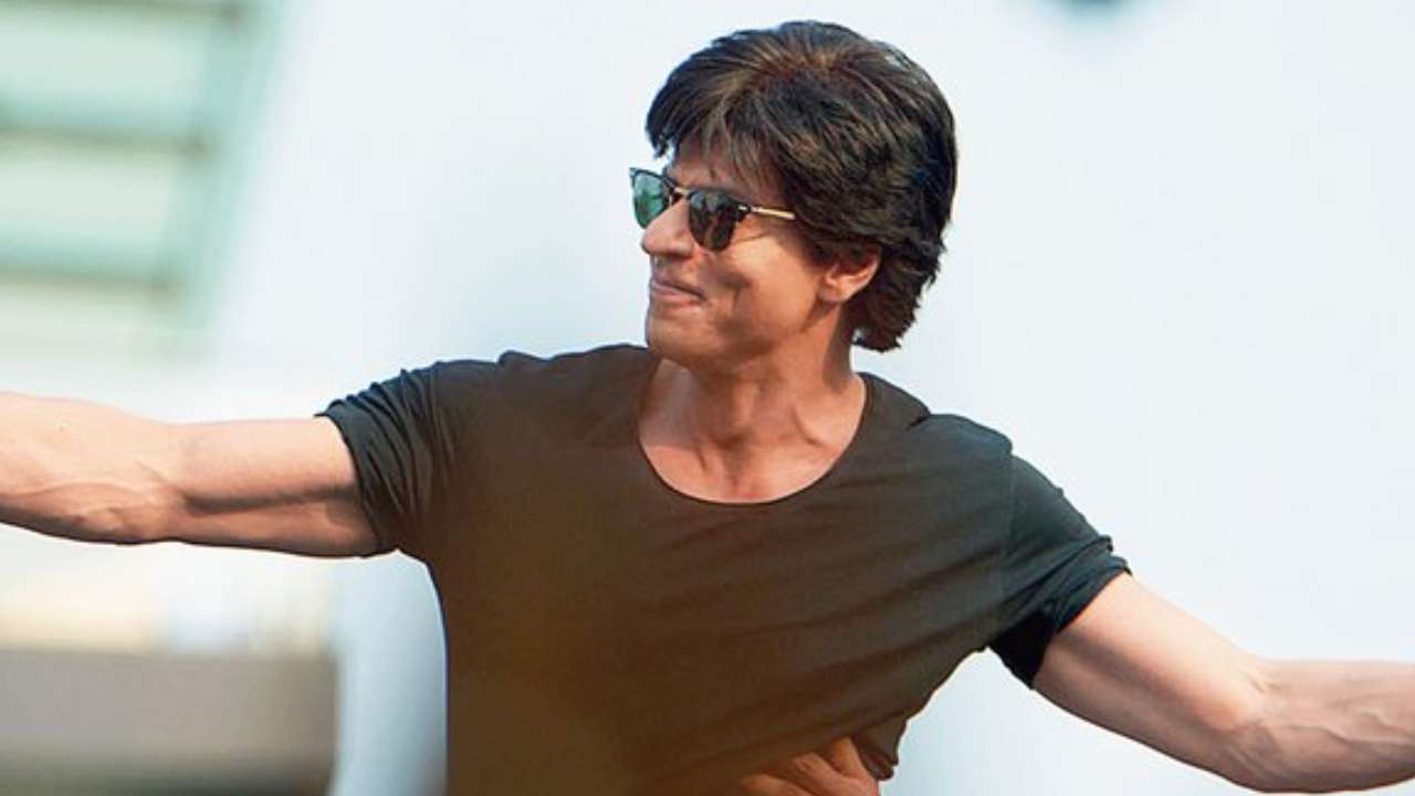 28 years of shah rukh khan: how srk became his own 'godfather' after being 'struggling actor with no backing'