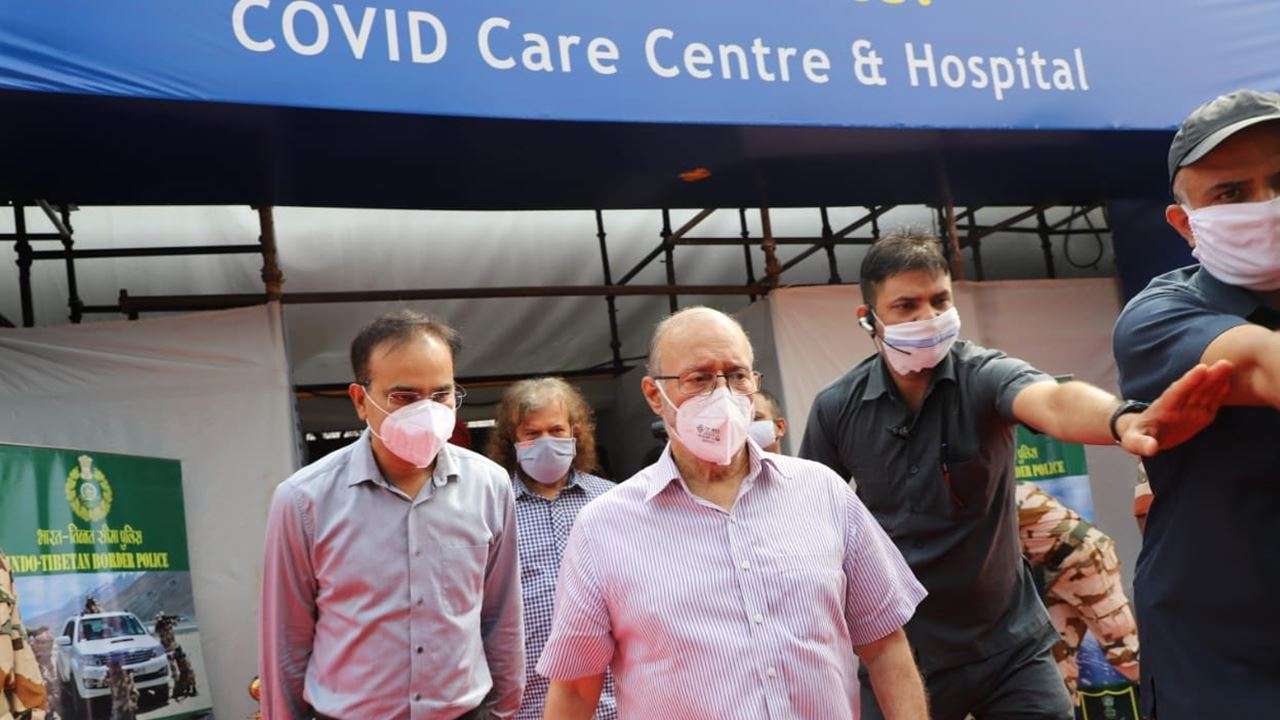 Delhi L-G Anil Baijal at Covid Care Centre at Radha Soami Satsang Beas 