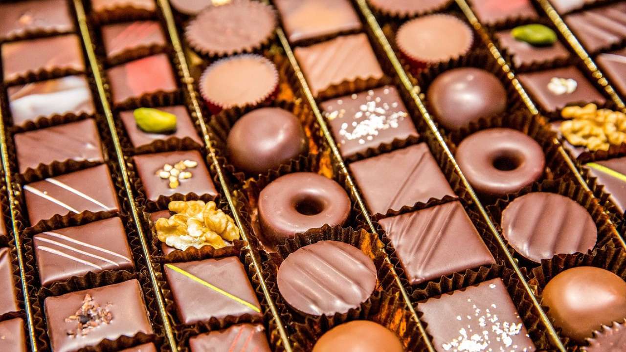 World Chocolate Day 2020: WhatsApp, Facebook msg, SMS, quotes to ...