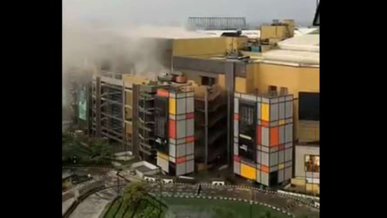 Viral Video Noida S Dlf Mall Of India Roof Collapses Faces Reopening Delay