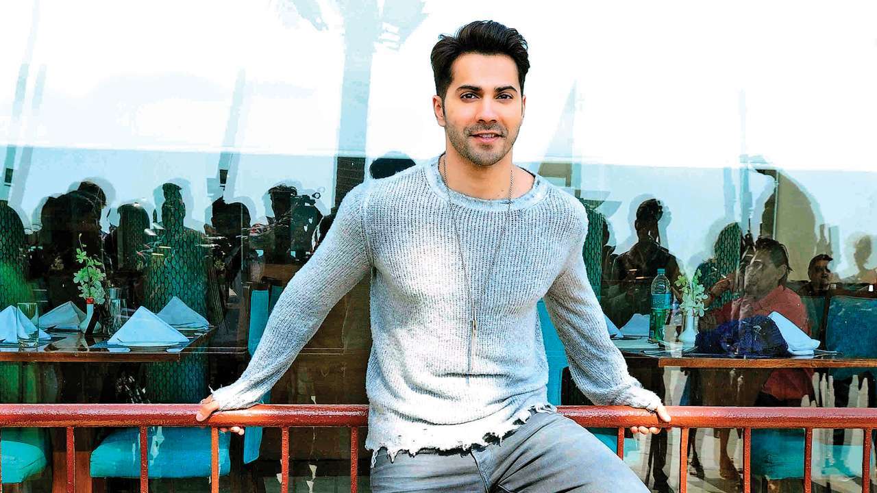 Varun Dhawan helps 200 Bollywood dancers, transfers money to their bank accounts