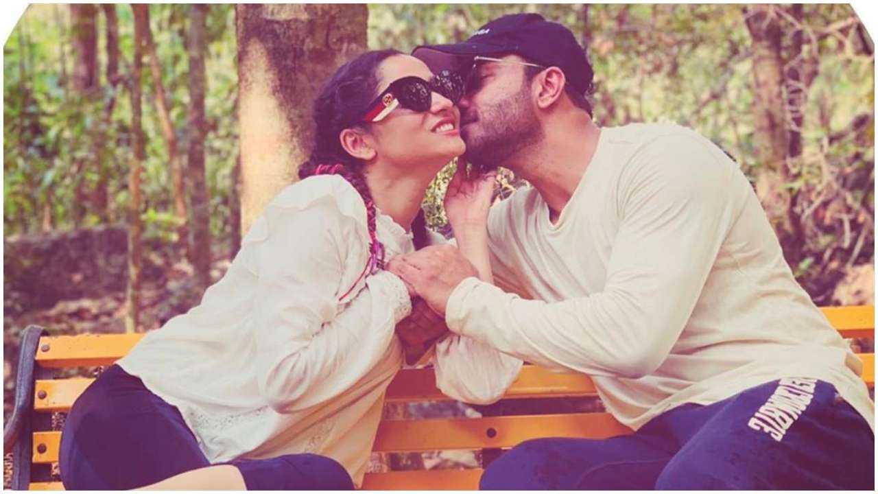 Alia Bhatt Kiss And Xxx - After Karan Johar, Alia Bhatt, Ankita Lokhande's beau Vicky Jain disables  Instagram comments