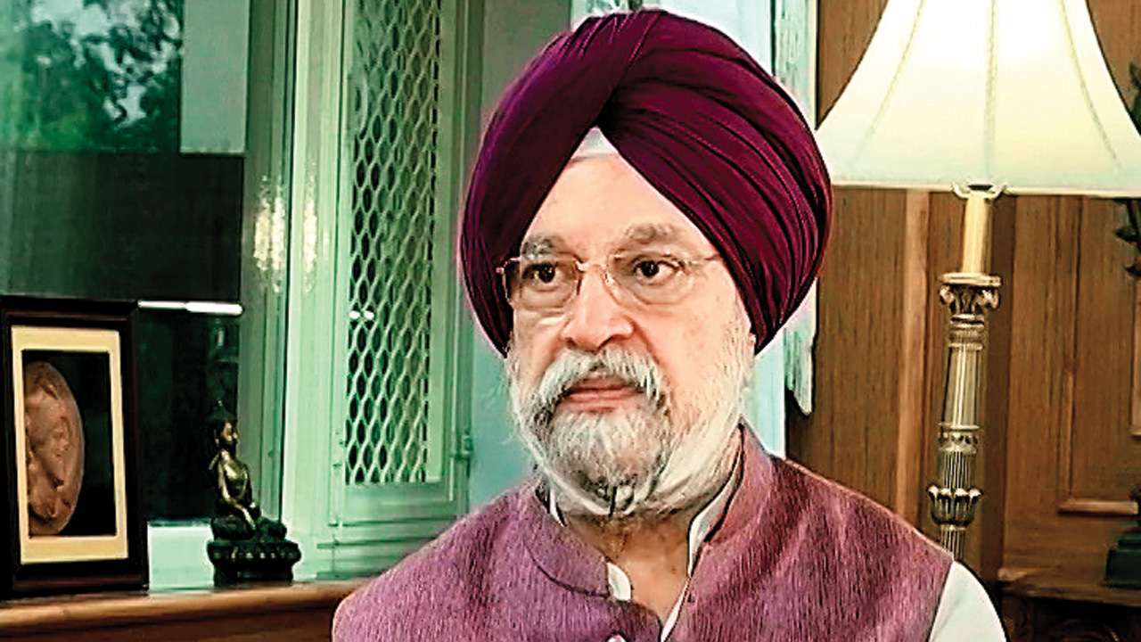 Twitter row breaks out between Priyanka Gandhi, Hardeep Singh Puri over Lutyens' bungalow