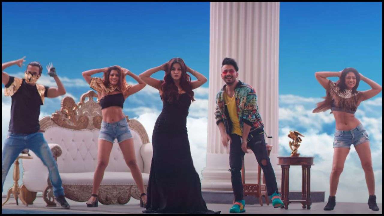 Shehnaz Gill Looks No Less Than A Doll In Tony Kakkar S New Song Kurta Pajama