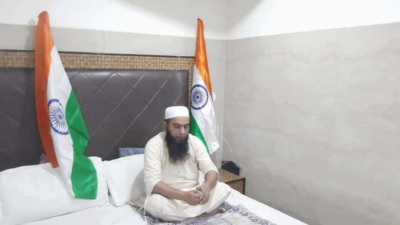BJP leader Javaid Qureshi prays for quick recovery of Ravinder Raina (Source: Twitter)