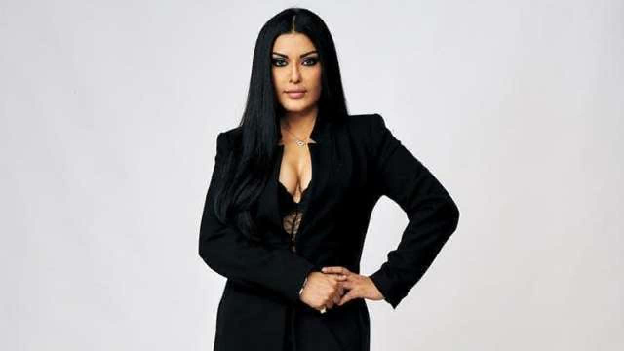 Koena Mitra to record statement on fake Instagram account