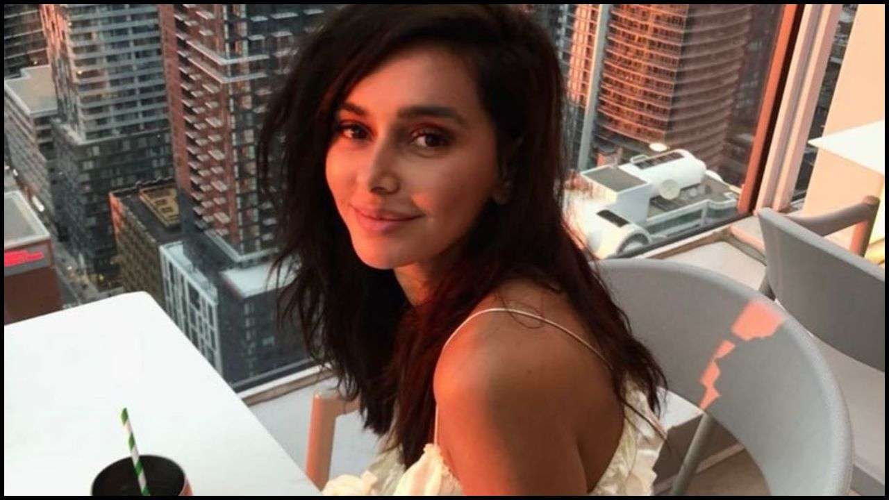 Shibani Dandekar's throwback bikini photo screams goals