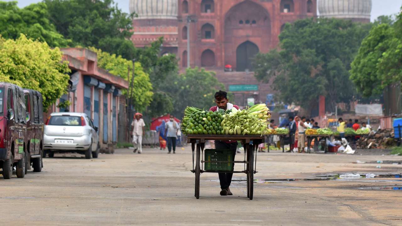Delhi allows street vendors, hawkers to resume work; weekly bazaars not