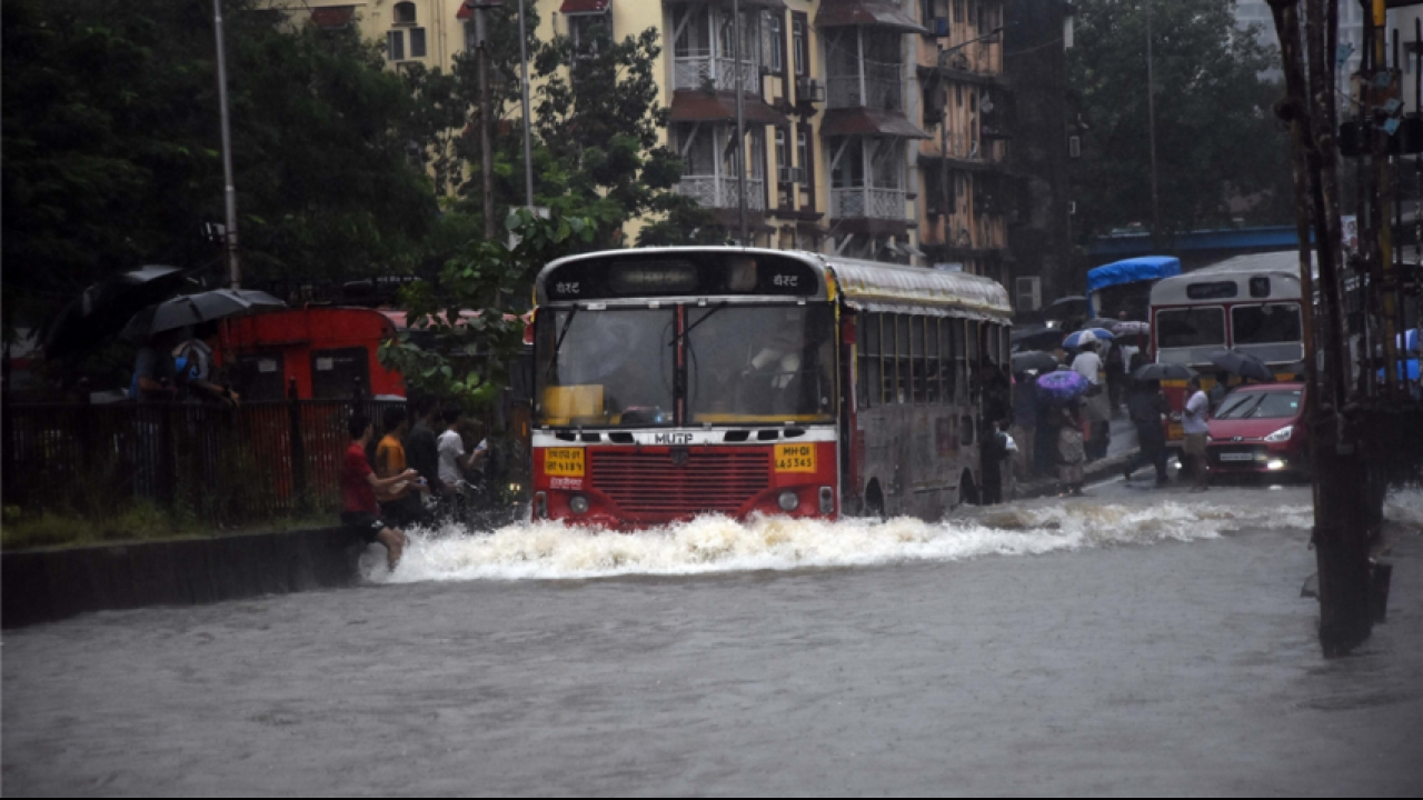 Imd Warns Of Heavy Rains In Mumbai Thane Raigad Palghar And Delhi Ncr