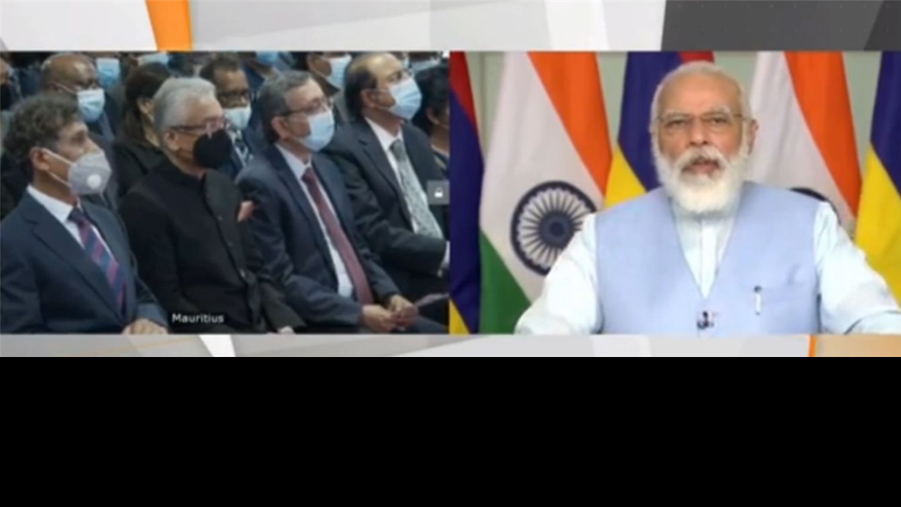 PM Modi and Pravind Jugnauth at the joint inauguration of the Mauritius Supreme Court building. (Image source: IANS)