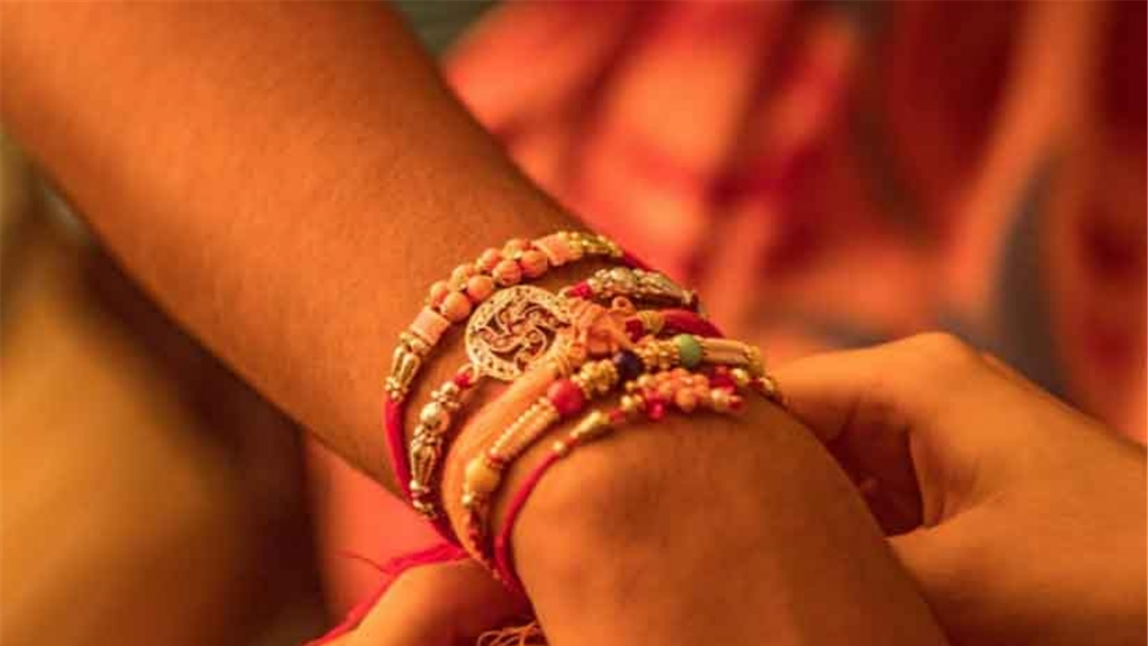 Raksha Bandhan 2020 Know the shubh muhurat to tie Rakhi on your