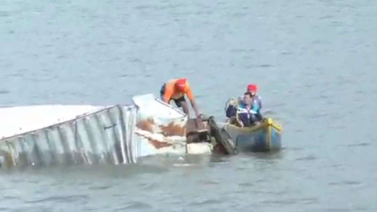 Truck falls in sea