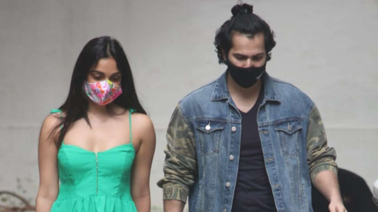 Varun Dhawan And Kiara Advani And Kiara Advani Snapped Outside Karan Johar S Old Office See more of varun dhawan on facebook. varun dhawan and kiara advani and kiara