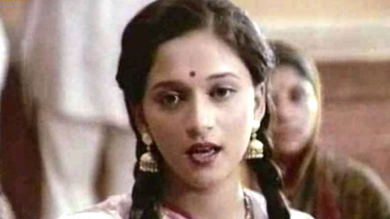 Filmfare Flashback: Madhuri Dixit talks about Hum Aapke Hair Koun and how  it changed her life | Filmfare.com