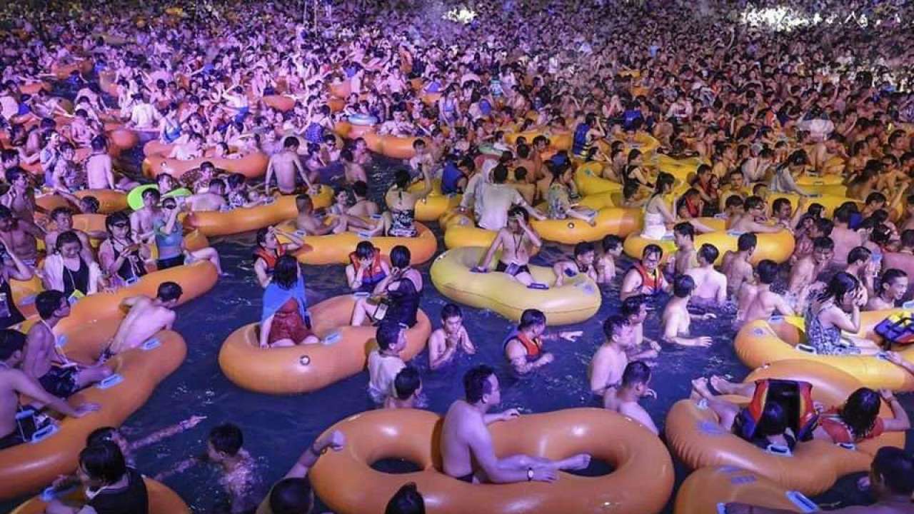 'A picture mocking the entire world?': Thousands partying at water park in Wuhan leaves netizens fuming