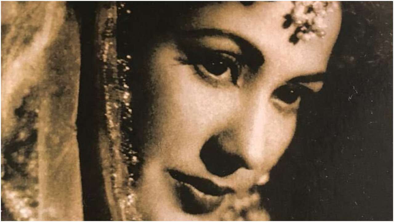 Actor Meena Kumari Sex Videos - Almighty Motion Picture to produce biopic on legendary actress Meena Kumari  based on book 'Mahjabeen as Meena Kumari'