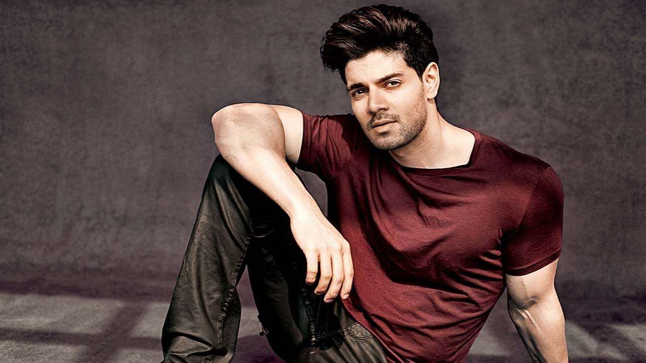 Suffocated' Sooraj Pancholi bids goodbye to Instagram; deletes all posts  except one