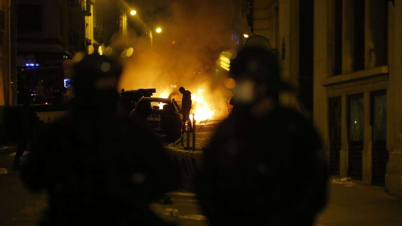 Paris Unhappy with Champions League loss, PSG fans clash with police
