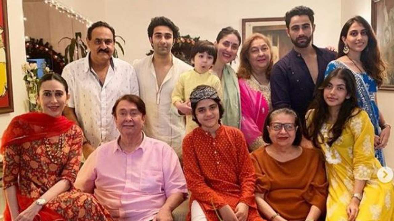 Hot Xxx Karismakapur Hd Vi - Kareena Kapoor Khan, Taimur Ali Khan, Karisma Kapoor pose together for a  picture-perfect family photo