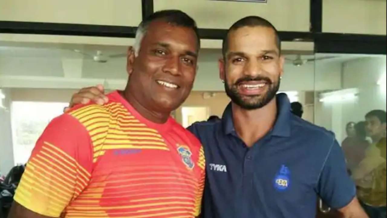 Shekhar Gawli (L)