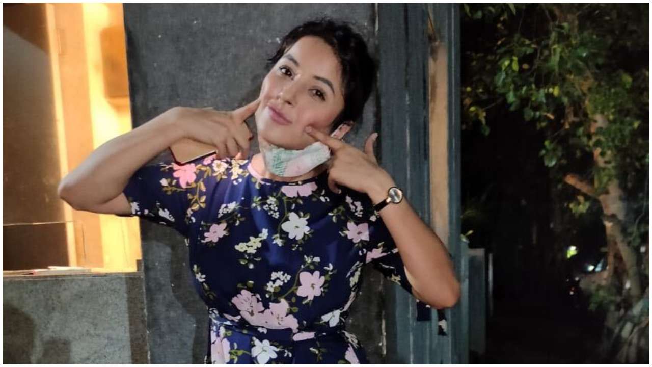 Viral Video: Shehnaaz Gill asks 'Kaunsa rasoda'; visibly clueless about Kokilaben-Gopi bahu rap