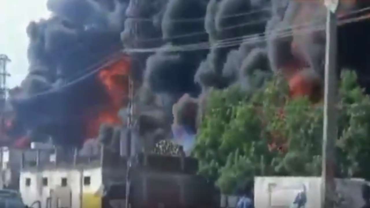 India, Uttar pradesh, Agra, fire, chemical factory