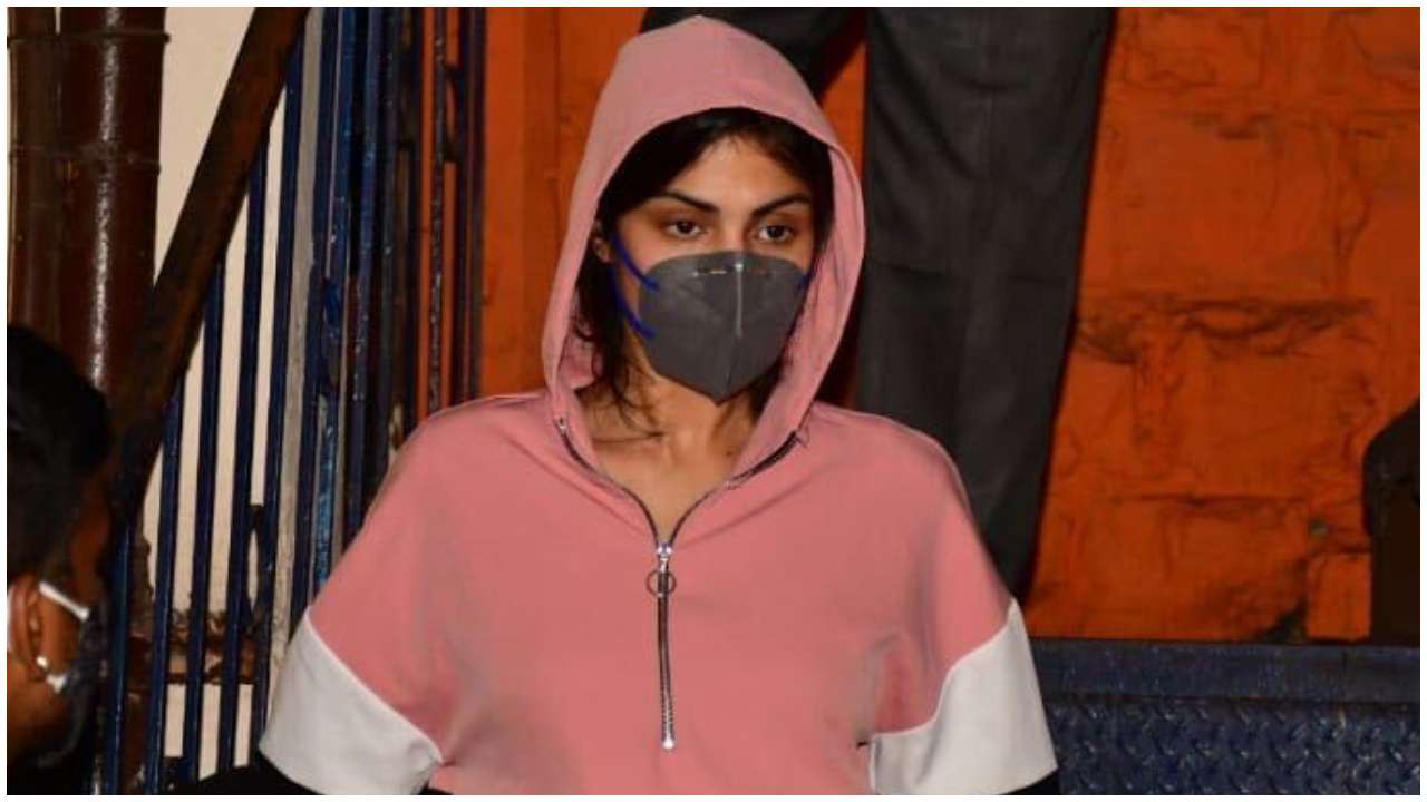 Mumbai Police transfers Rhea Chakraborty's case against Sushant Singh Rajput's sisters, others to CBI
