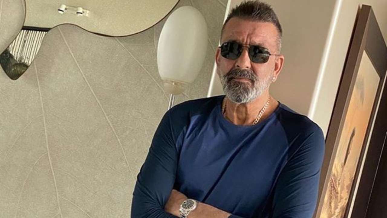 Sanjay Dutt Poses For Wife Maanayata Shows Latest Look Post First Cycle Of Chemotherapy