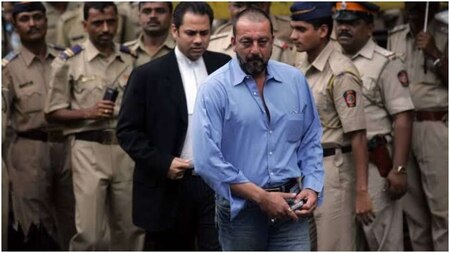 Sanjay Dutt shows up in court