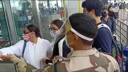 Sara Ali Khan clicked at Goa airport with mother Amrita Singh and brother Ibrahim Ali Khan
