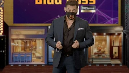Salman Khan raises awareness about mask