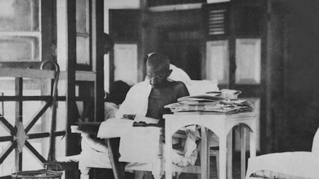Mahatma Gandhi living in seclusion