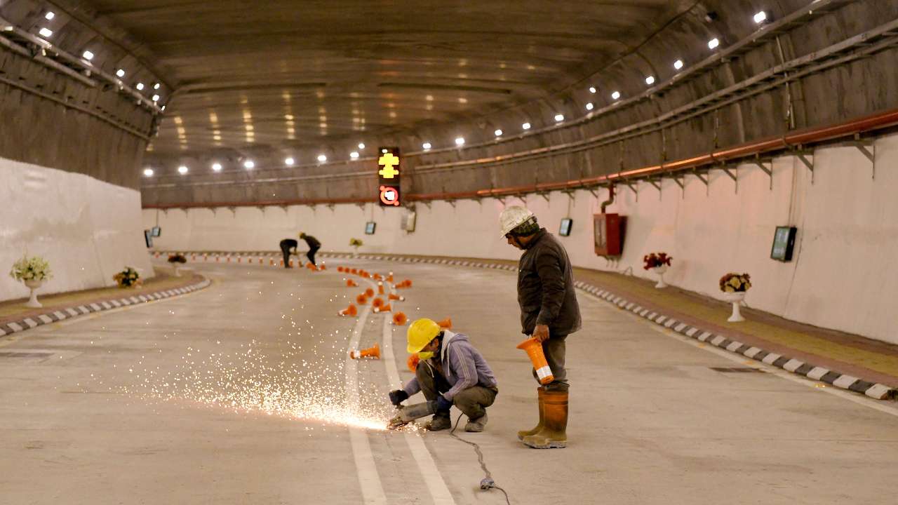 Horse-shoe shaped tunnel