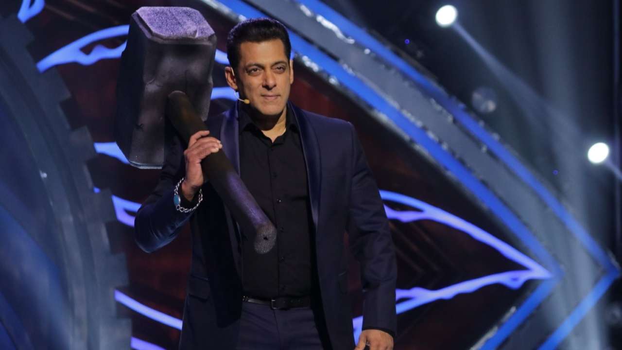 Salman Khan ridică ciocanul