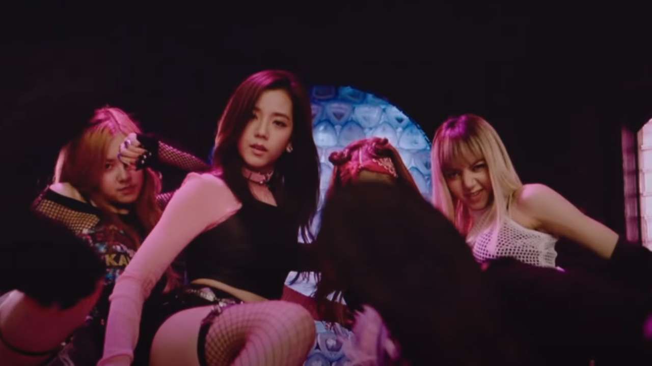 Blackpink Girls Jisoo Rosé Jennie And Lisa Light Up The Sky With Netflix Documentary 