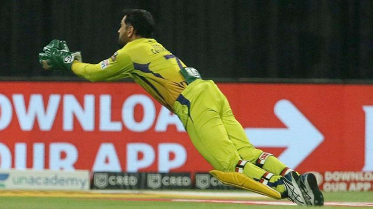 Age Is Just A Number Netizens Praise Csk Skipper Ms Dhoni S Catch Against Kkr