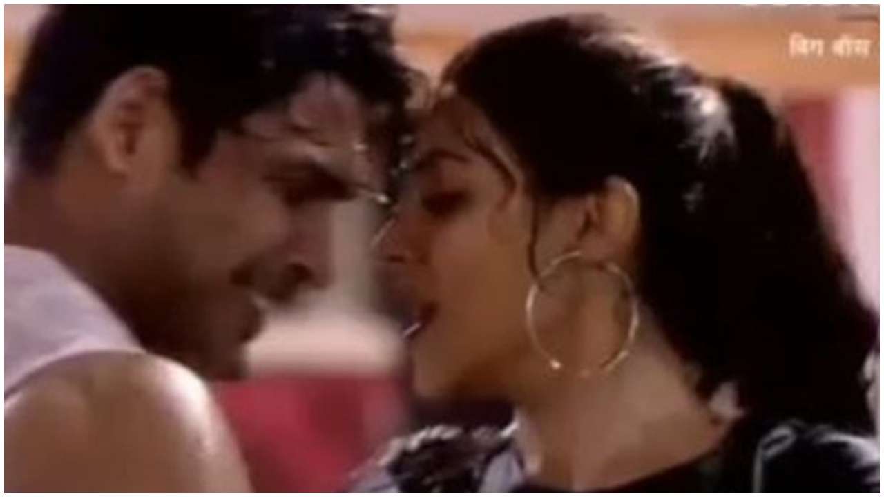 1280px x 720px - Watch: Nikki Tamboli and Sidharth Shukla's steamy rain dance in 'Bigg Boss  14' grabs eyeballs