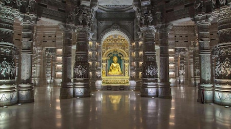 Mesmerising view of the temple sanctum sanctorum