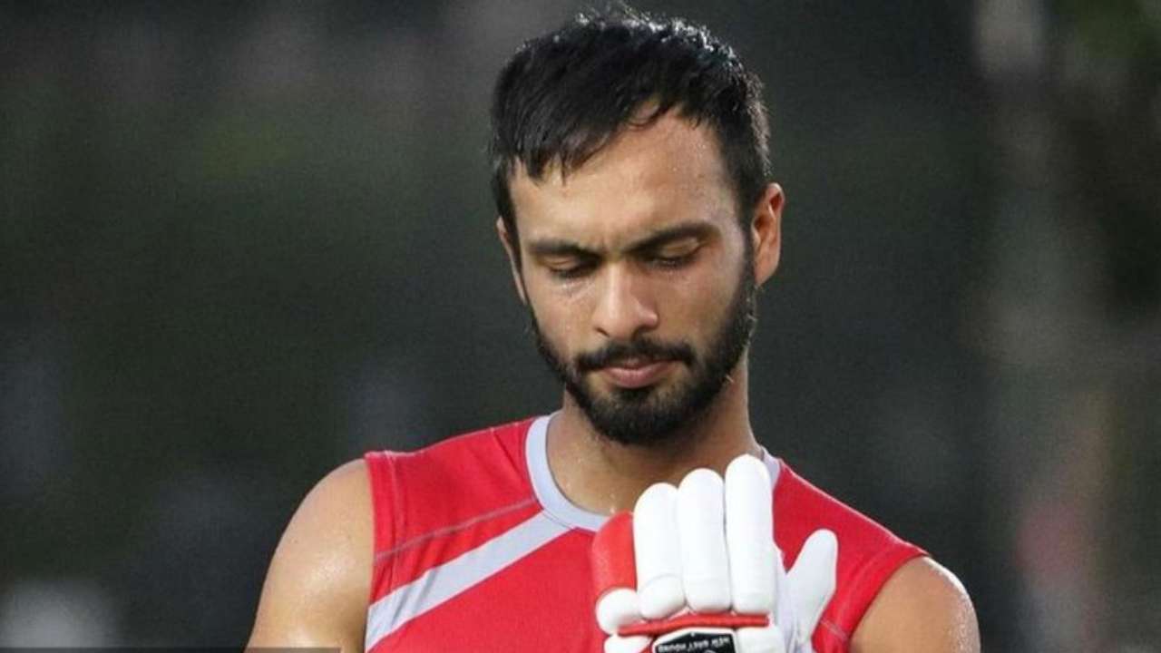 Lost his father, but out to open for KXIP': Fans respect Mandeep Singh's  dedication