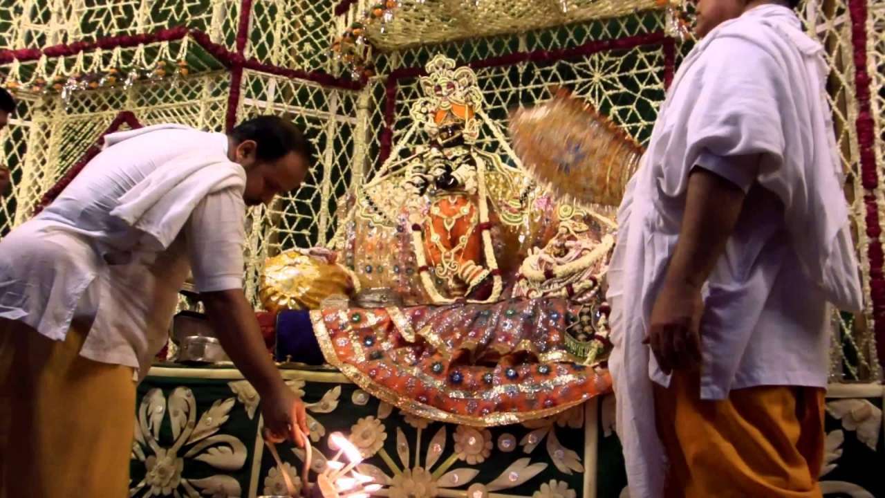 Vrindavan's Banke Bihari temple reopens for devotees again amid ...