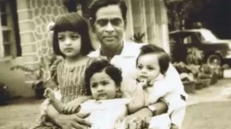 Baby Shah Rukh Khan with grandfather