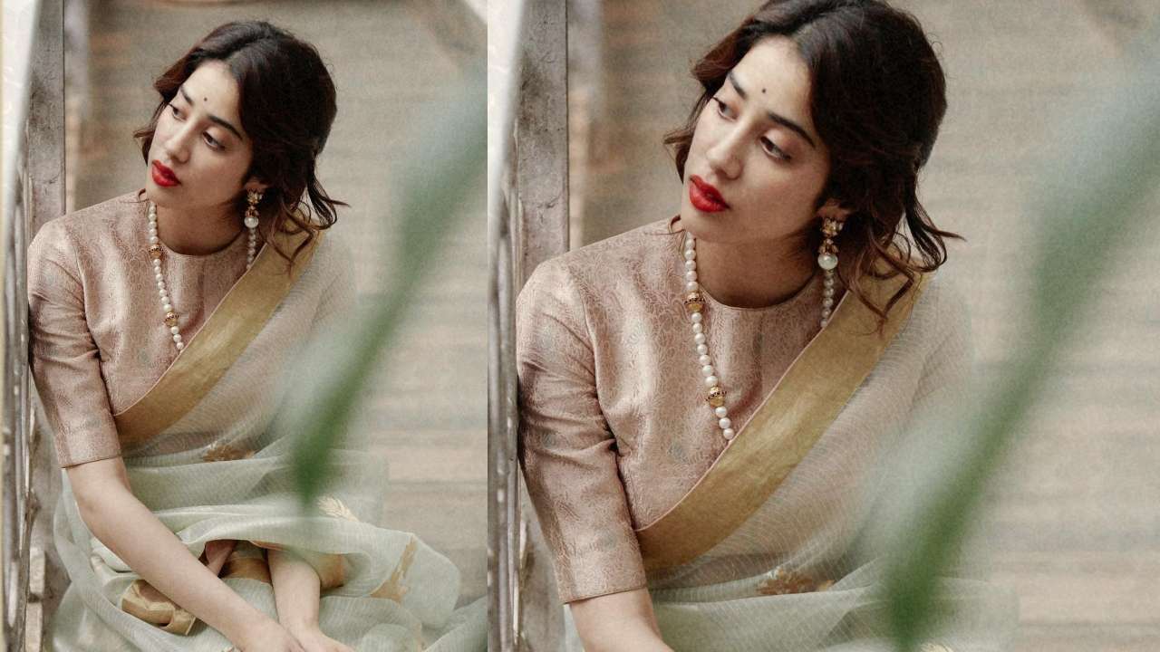 Janhvi Kapoor in a saree