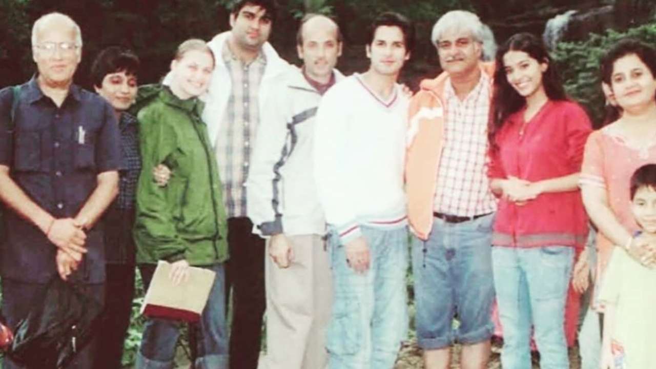 Shahid, Amrita take you back to 'Vivah' days with last photo from sets