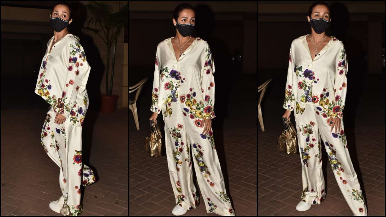 Photos Kareena Kapoor Khan Manish Malhotra Malaika Arora Clicked At Karan Johar S House The actor/director/producer/designer (is there anything the man cannot do?) lives in a lavish 12th floor penthouse with his mom, twin kids and dog. kareena kapoor khan manish malhotra