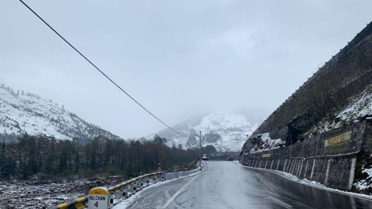 Snowfall in Manali