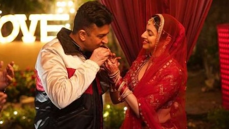 Divya Khosla Kumar celebrates birthday with husband Bhushan Kumar